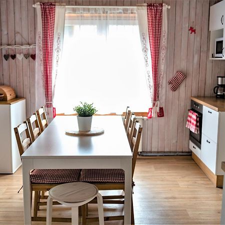 Chalupa Pod Stromy Kovarska ภายนอก รูปภาพ